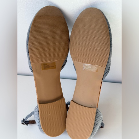 Steve Madden Perforated Suede Fabric D’Orsay Ankle Strap Grey Flats size 10 - Picture 2 of 5